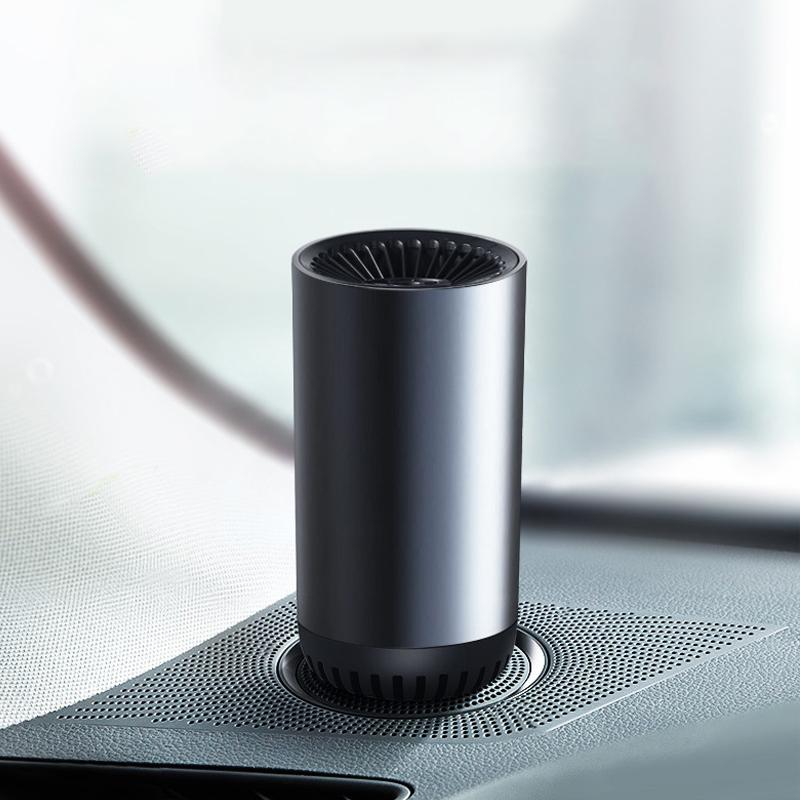 "Auton 12V sisätilan lämmitin kompakti koko, sopii huurteenpoistoon ja lämmitykseen, musta muotoilu"