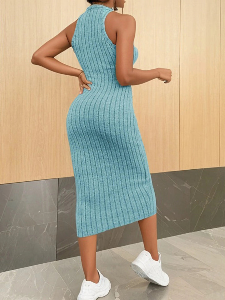 Elegant dame halterneck bodycon midikjole, strækbar og formende, fremhæver let silhuetten.