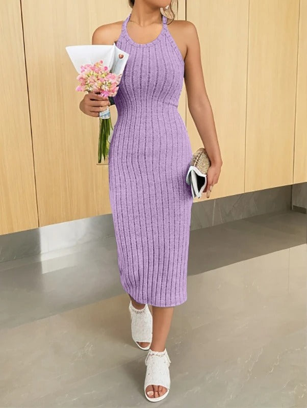 Elegant dame halterneck bodycon midikjole, strækbar og formende, fremhæver let silhuetten.
