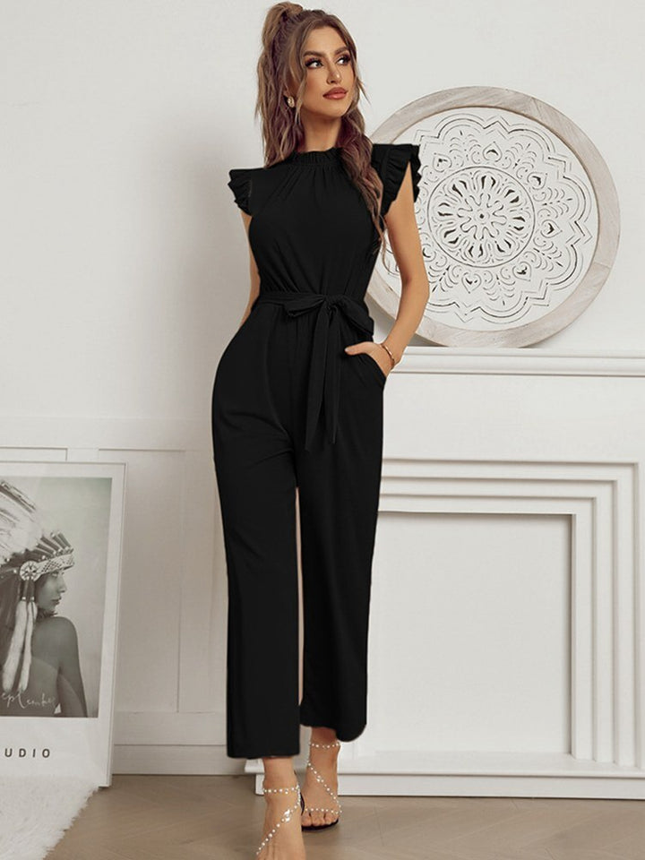 Elegant dame jumpsuit med cap ærmer og justerbar talje, klassisk rund halsudskæring, fremhæver din silhuet.