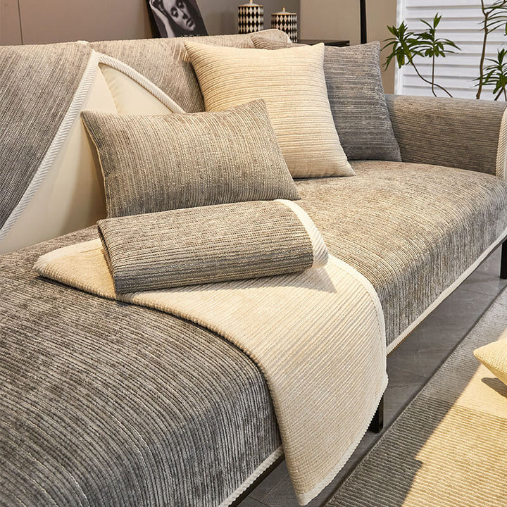 Elegantti raidallinen chenille-sohvapeite lemmikeille, beige väri, kestävä ja suojaa lemmikkien naarmuilta.