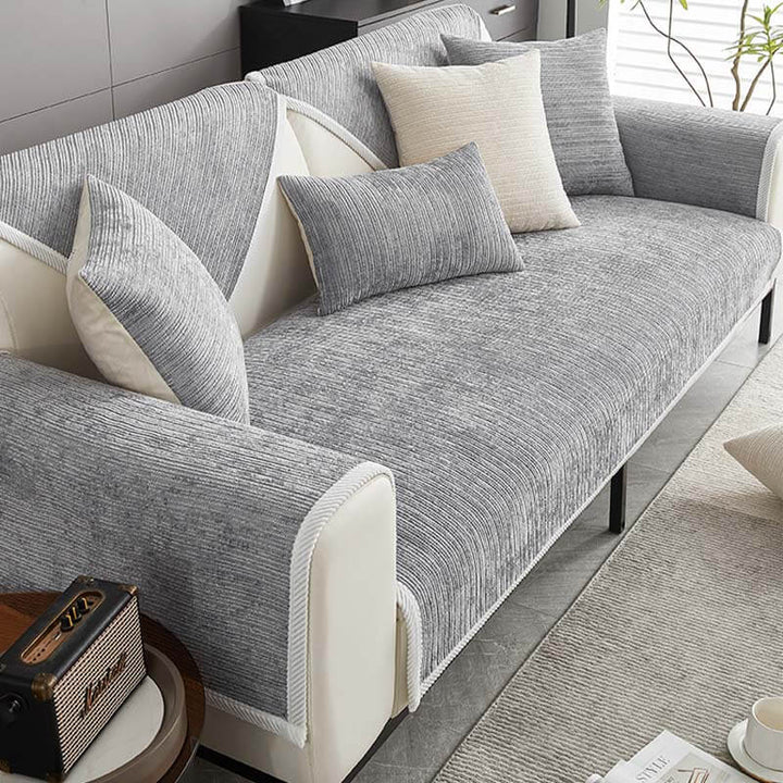 Elegantti raidallinen chenille-sohvapeite lemmikeille, beige väri, kestävä ja suojaa lemmikkien naarmuilta.