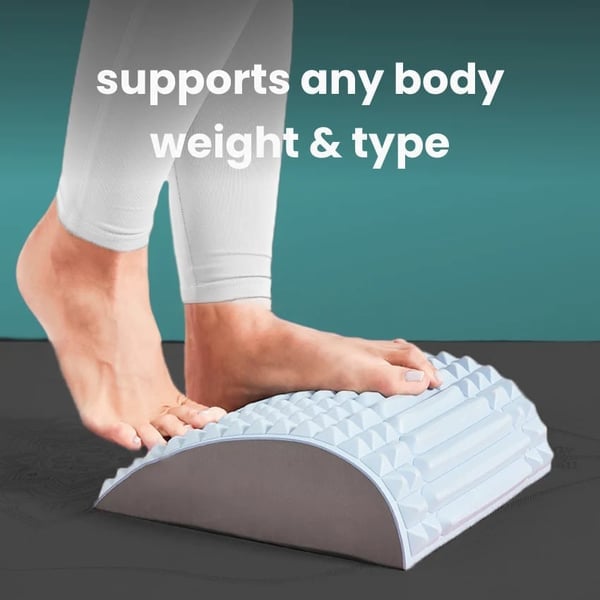 "Ergonominen niska- ja selkävenytin, harmaa, optimaalista tukea miehille ja naisille. Parantaa ryhtiä ja lievittää kipuja."