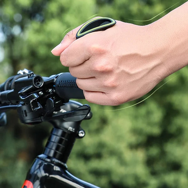 Ergonomiske cykelhåndtag i kulfiber, stilrent sort design forbedrer håndposition og reducerer vibrationer under cykling.