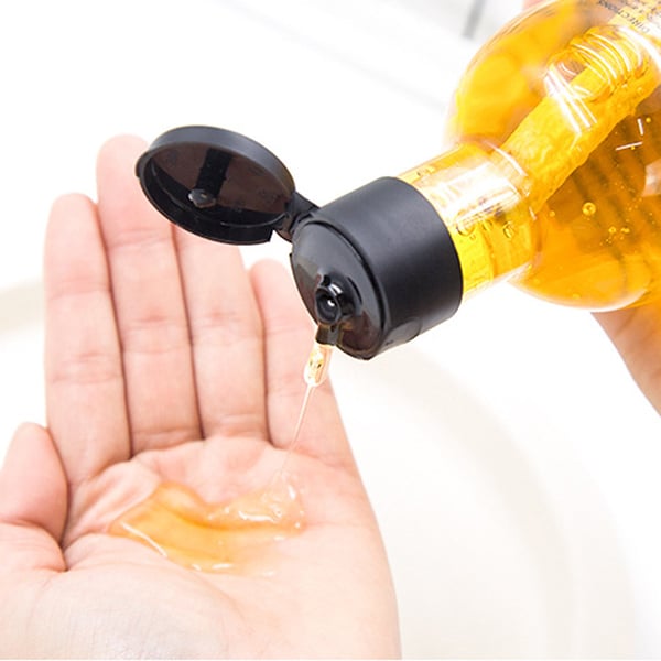 Ginseng-uutetta sisältävä shampoo, luonnollinen koostumus, elvyttää ja kosteuttaa päänahkaa, kiiltävät ja terveet hiukset.
