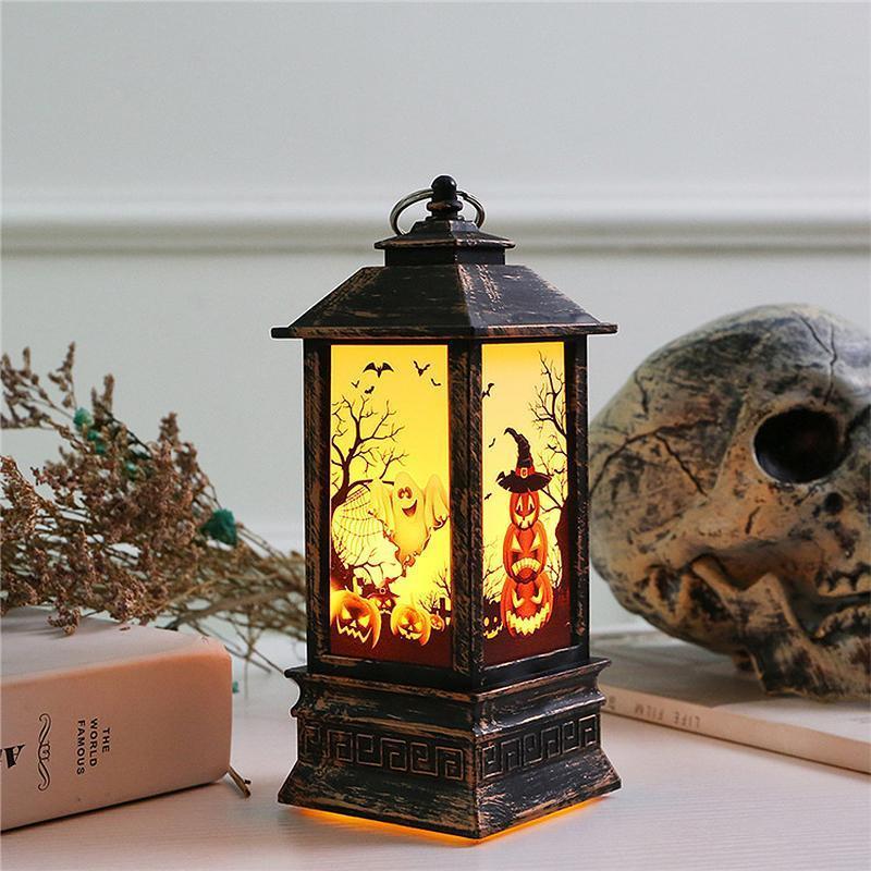 Halloween LED flamme lampe i græskarform, holdbart PVC og akryl, mystisk dekoration til indendørs og udendørs brug.