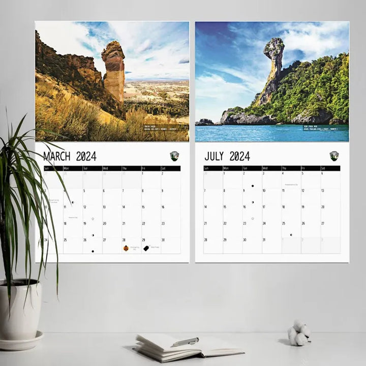 Sjov Natur 2024 kalender, farverige naturmotiver, stenformationer, bringer glæde til hjemmet eller kontoret.