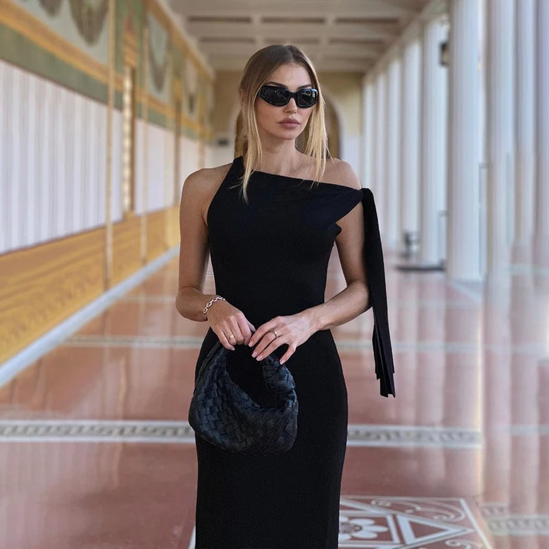 Dame ærmeløs slim fit a-line kjole, rund halsudskæring, elegant og minimalistisk design.