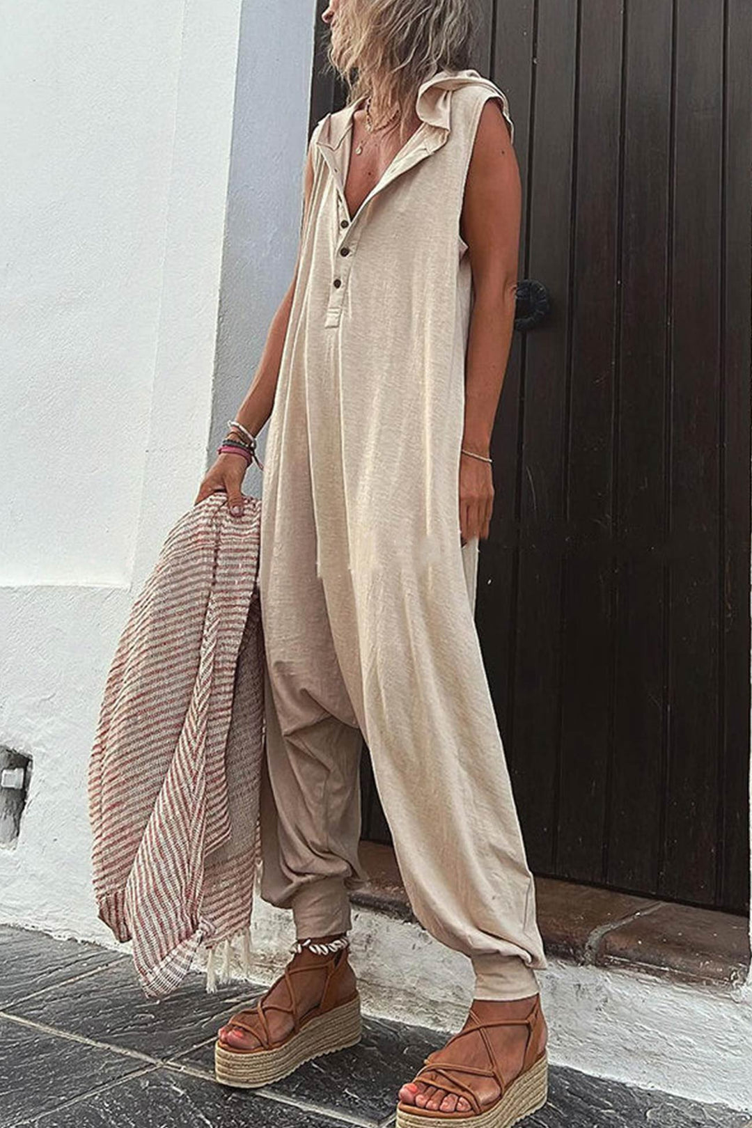 Ærmeløs bomulds hætte jumpsuit til damer, enkelt-knappet og med hætte, afslappet sommermode