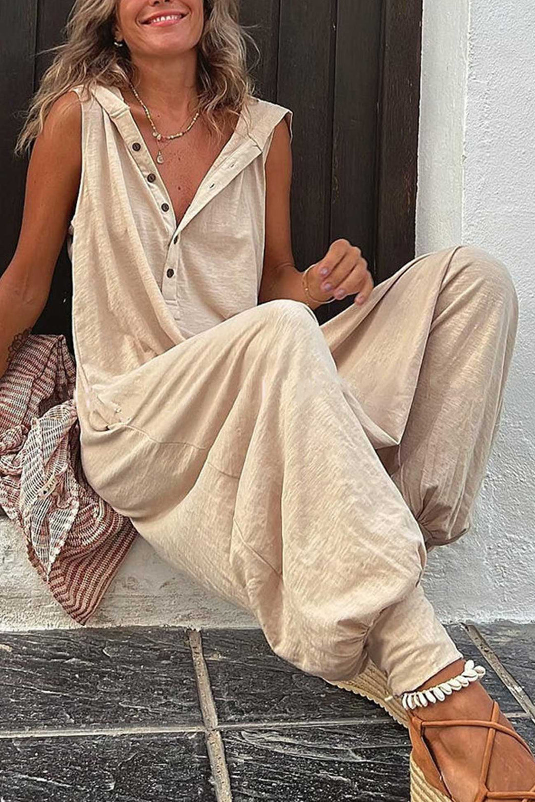 Ærmeløs bomulds hætte jumpsuit til damer, enkelt-knappet og med hætte, afslappet sommermode