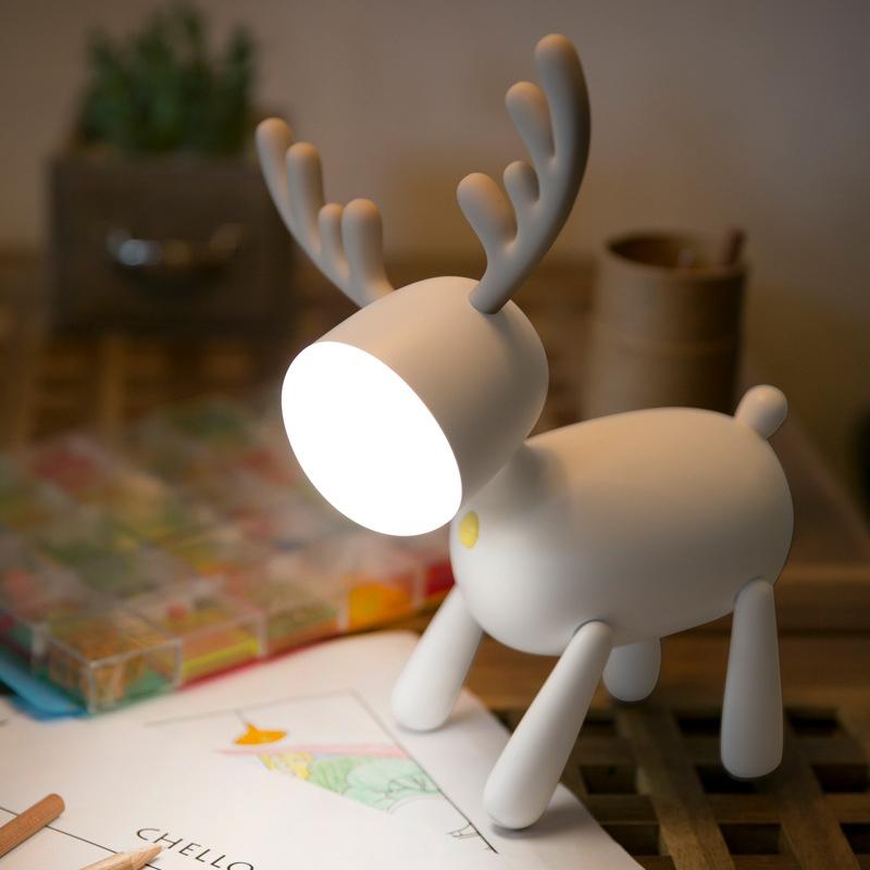 Elg nattlampe med to lysmodi, enkelt og elegant design, til børneværelser og skriveborde, energibesparende