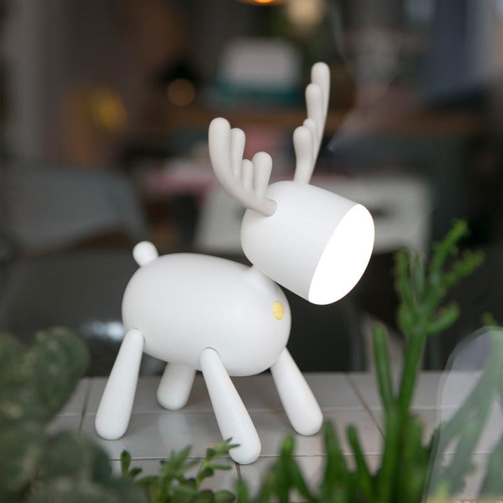 Elg nattlampe med to lysmodi, enkelt og elegant design, til børneværelser og skriveborde, energibesparende