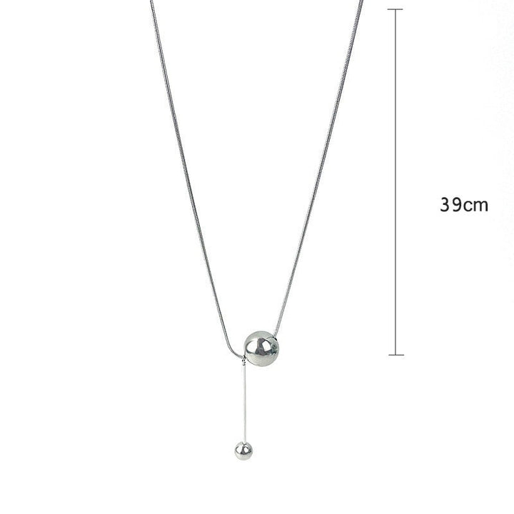 Dame halskæde med sølv kugle vedhæng, skinnende 1 cm vedhæng, elegant og alsidig, 39 cm kædelængde.