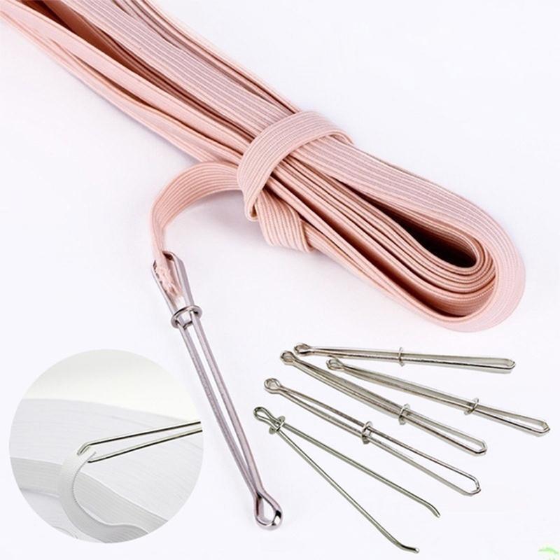 Sølvfarvet, forniklet metal snøreklips. Perfekt til at udskifte snørebånd i tøj. Kompakt og holdbar.