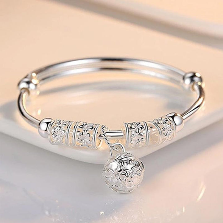 Dame sølv justerbar blomsterperle armbånd med blomstermønstre, perledetalje, elegant tilbehør til kvinder, stilfuldt og alsidigt