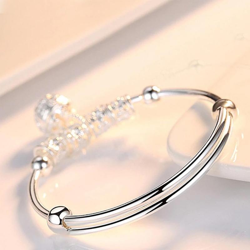 Dame sølv justerbar blomsterperle armbånd med blomstermønstre, perledetalje, elegant tilbehør til kvinder, stilfuldt og alsidigt