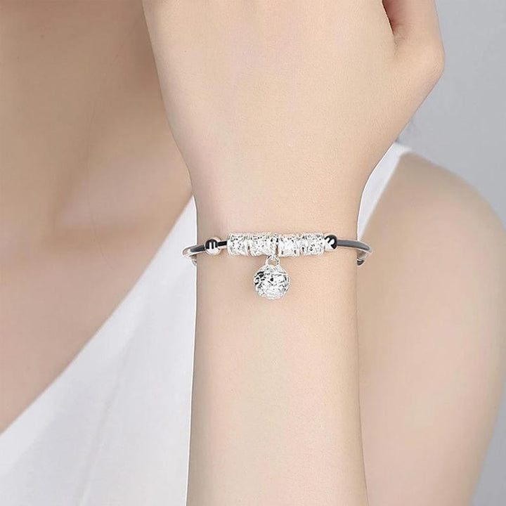 Dame sølv justerbar blomsterperle armbånd med blomstermønstre, perledetalje, elegant tilbehør til kvinder, stilfuldt og alsidigt