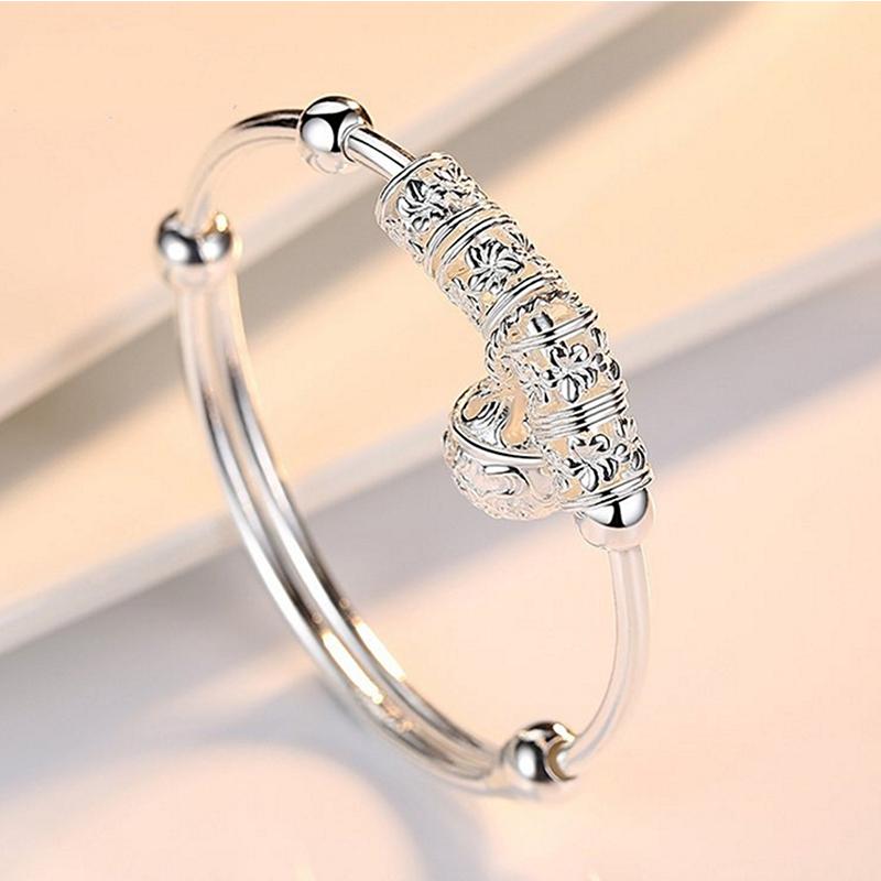 Dame sølv justerbar blomsterperle armbånd med blomstermønstre, perledetalje, elegant tilbehør til kvinder, stilfuldt og alsidigt