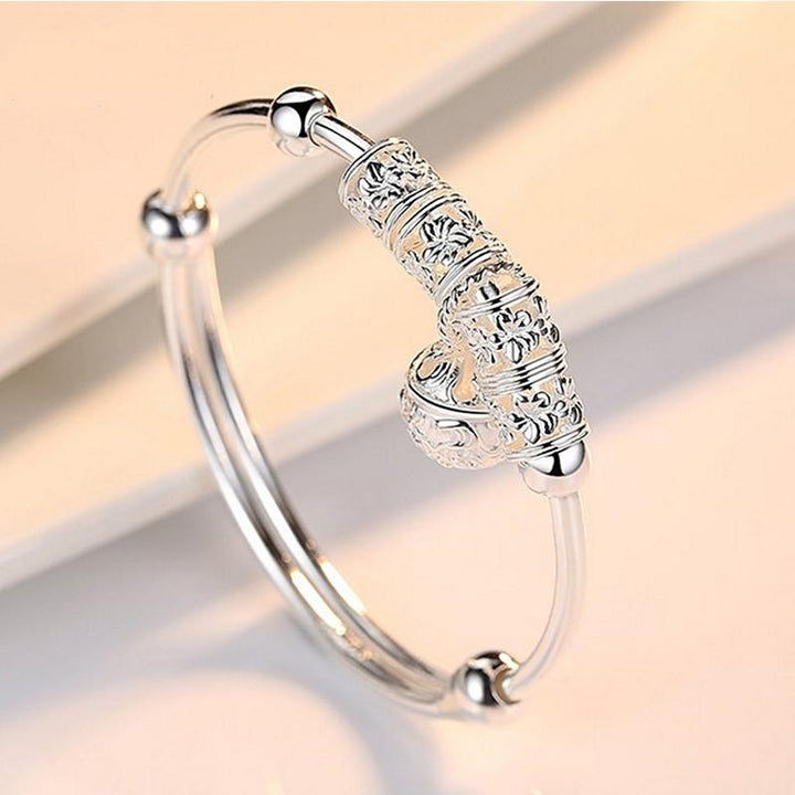 Dame sølv justerbar blomsterperle armbånd med blomstermønstre, perledetalje, elegant tilbehør til kvinder, stilfuldt og alsidigt