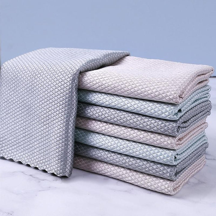 Absorberende mikrofiberklud til hjemmerengøring, 30x40 cm, efterlader pletfrie overflader, tilfældig farve.