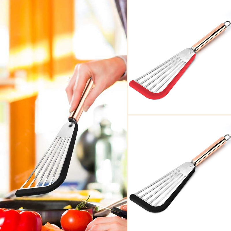 Fleksibel non-stick stegespatel i rustfrit stål til køkkenbrug, med sort håndtag og ergonomisk design, velegnet til pandekager.