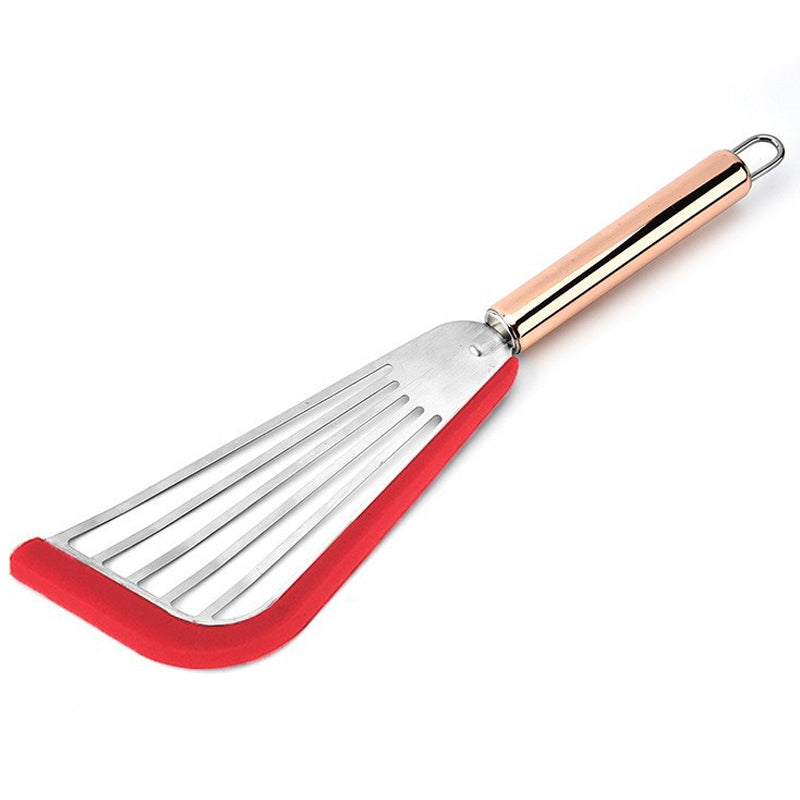 Fleksibel non-stick stegespatel i rustfrit stål til køkkenbrug, med sort håndtag og ergonomisk design, velegnet til pandekager.