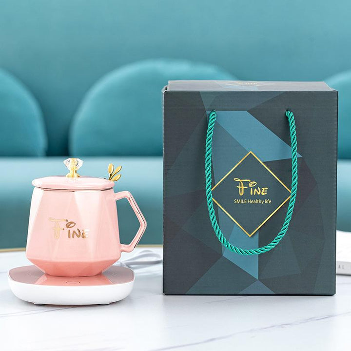 Festlig keramisk kaffekop, klassisk design, flere farver. Elegant keramisk sæt, perfekt til festlige kaffestunder.
