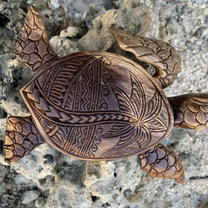 Håndlavet harpiks skildpadde dekoration med dobbelte skildpadder, symboliserer lang levetid og held i hjemmet og haven.