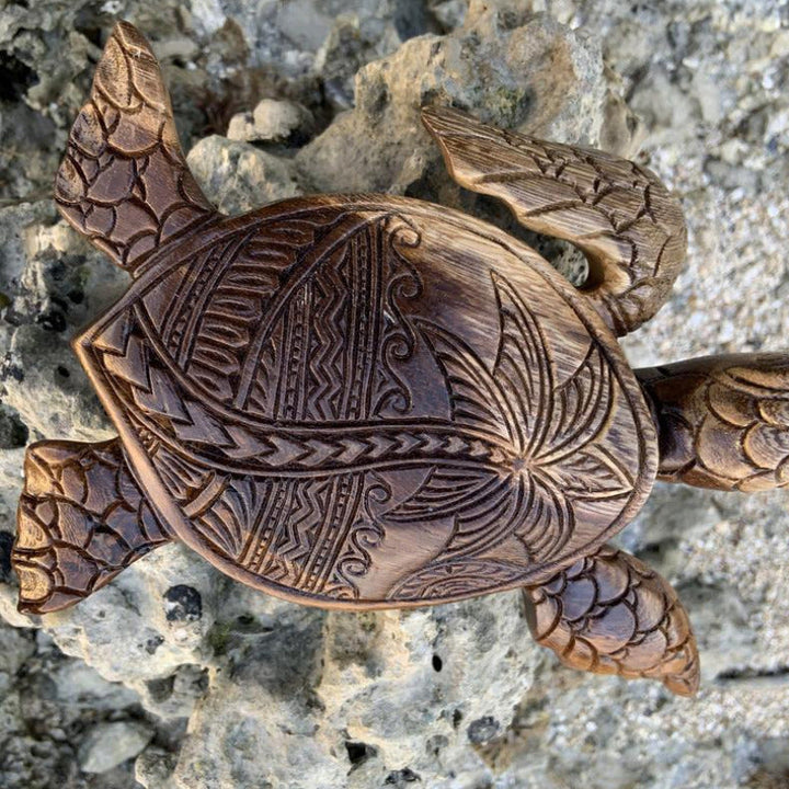 Håndlavet harpiks skildpadde dekoration med dobbelte skildpadder, symboliserer lang levetid og held i hjemmet og haven.