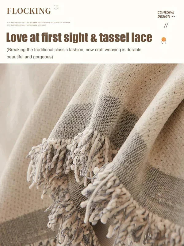 "Kaksipuolinen chenille sohvanpäällinen, beige, harmaa, vihreä, pehmeä ja tyylikäs kodin sisustukseen."