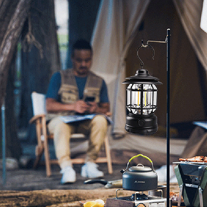 Bærbar LED retro-lampe til udendørs brug, enkelt retrodesign, vandtæt konstruktion, magnetisk fastgørelse, 360° belysning.