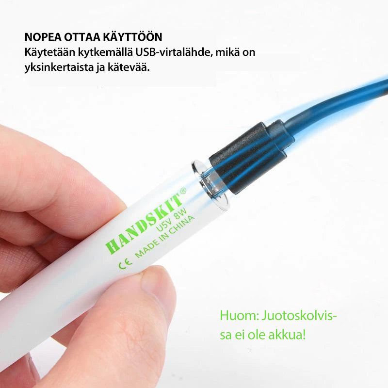 Bærbar USB genopladelig loddekolbe i arbejdsstilling, med synlig loddespids og medfølgende USB-kabel.