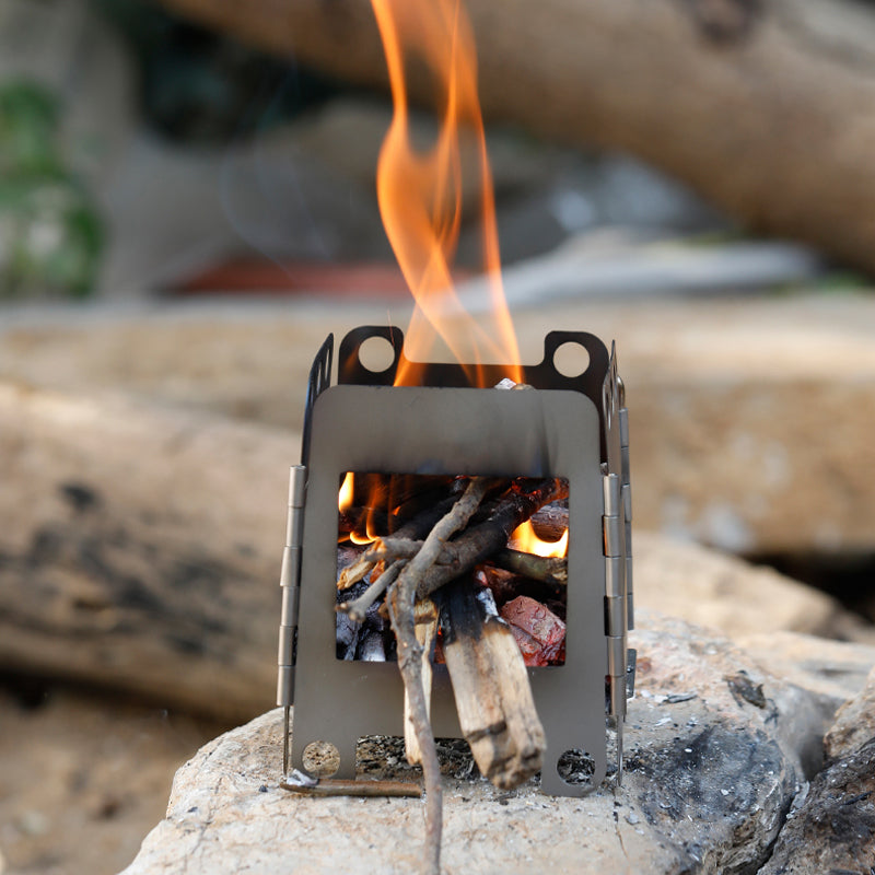 Bærbar kompakt BBQ-sæt til udendørs brug, rustfrit stål, velegnet til rygsækrejser og picnics, lommeformat design.