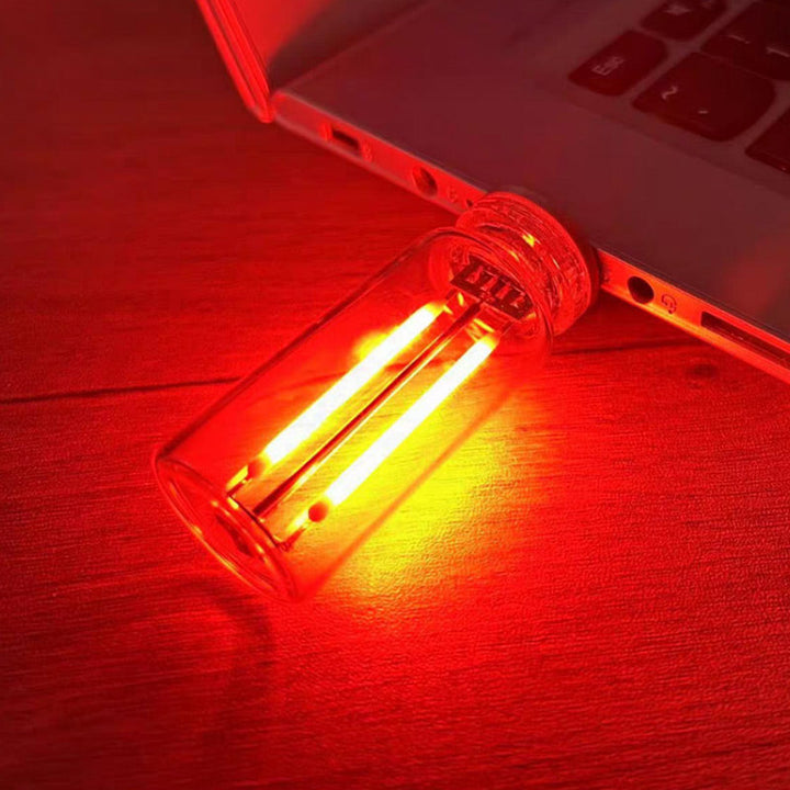 Bærbar LED Glas Natlampe med Berøringskontrol, strømlinet design, USB-tilslutning, flerfarvet belysning, brug i soveværelse.