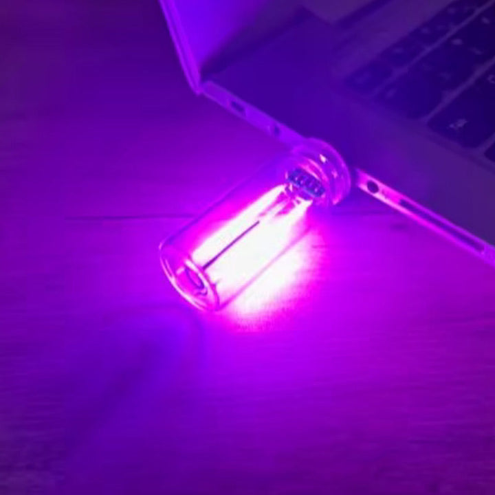 Bærbar LED Glas Natlampe med Berøringskontrol, strømlinet design, USB-tilslutning, flerfarvet belysning, brug i soveværelse.