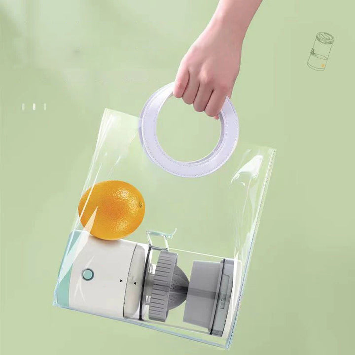 Bærbar trådløs juicer, hvid, USB-opladelig, til frugt og grønt. Kompakt, effektiv, BPA-fri.