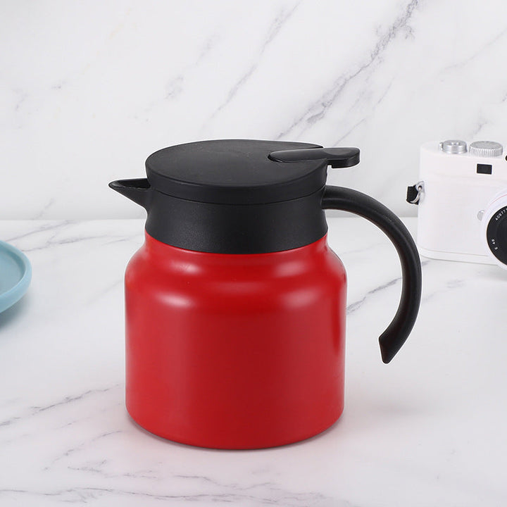 "Kannettava termospullo, ruostumatonta terästä, moderni muotoilu, ergonominen kahva, 800ml tai 1000ml kapasiteetti."