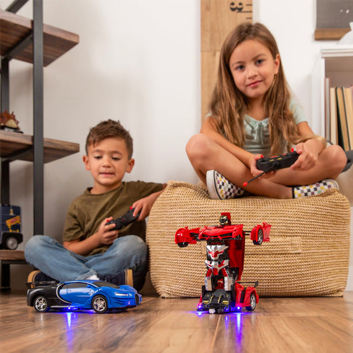Fjernbetjent transformerende robotbil til børn; sportsvogn og robot kombineret, spændende lys og lyde, medfølgende fjernbetjening.