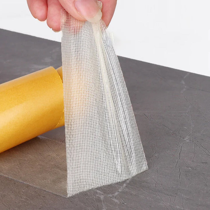 Gul vandtæt holdbar dobbeltklæbende tape til hjemmereparationer og DIY på forskellige overflader.