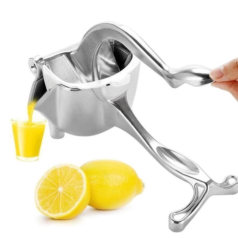 Holdbar citruspresser i aluminium, sølvfarvet, stor skål, skridsikker gummibase, stilfuldt design.