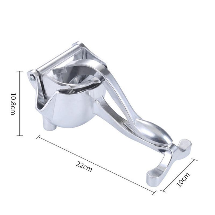 Holdbar citruspresser i aluminium, sølvfarvet, stor skål, skridsikker gummibase, stilfuldt design.