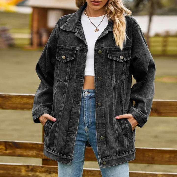Klassinen naisten oversize denim-takki, retrotyylinen sininen jakku, nappikiinnitys ja ainutlaatuisia yksityiskohtia.