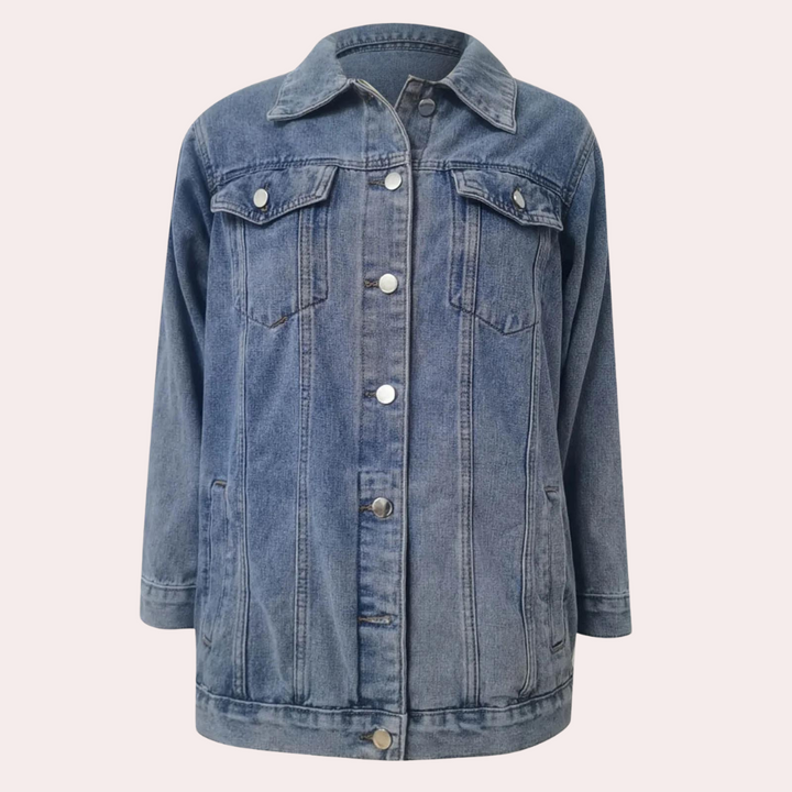 Klassinen naisten oversize denim-takki, retrotyylinen sininen jakku, nappikiinnitys ja ainutlaatuisia yksityiskohtia.
