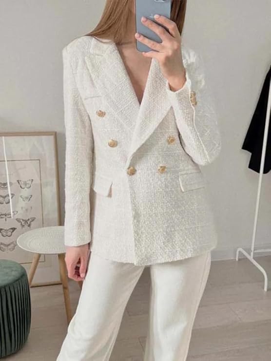 Klassinen tweed-bleiseri naisille, kaksirivinen malli, beige sävy, pitkät hihat, elegantti vintage-tyyli juhliin ja arkeen.