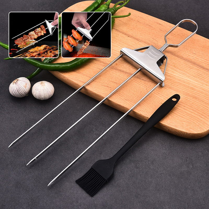 Grillspyd i rustfrit stål med tre kroge, moderne og holdbart design i rustfrit stål, plads til flere ingredienser.