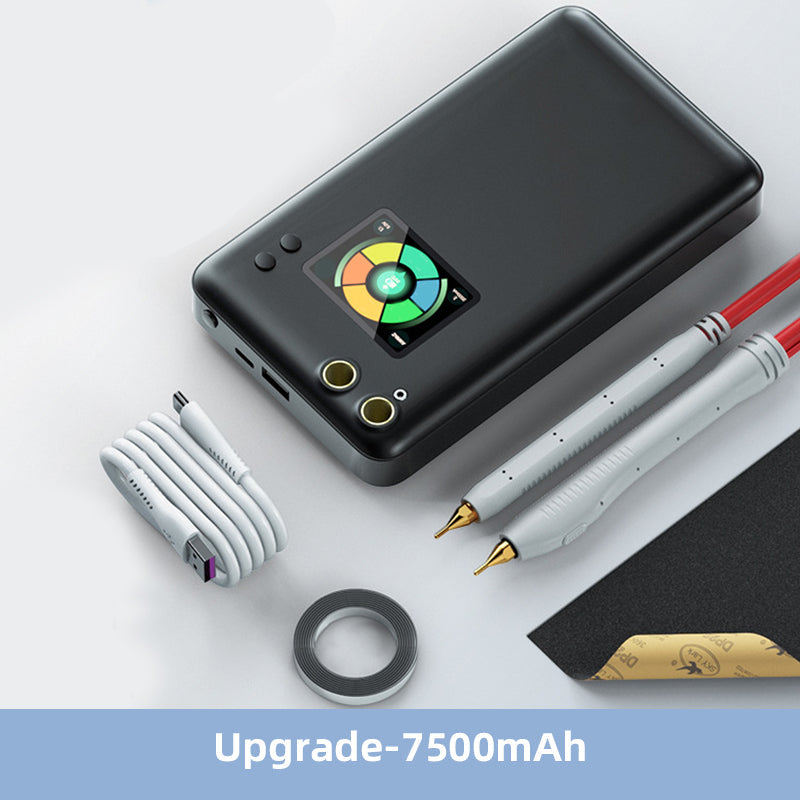 Kompakt bærbar punktsvejser med svejsepind, sort kabinet, LED-skærm, USB-porte, powerbank-funktion.
