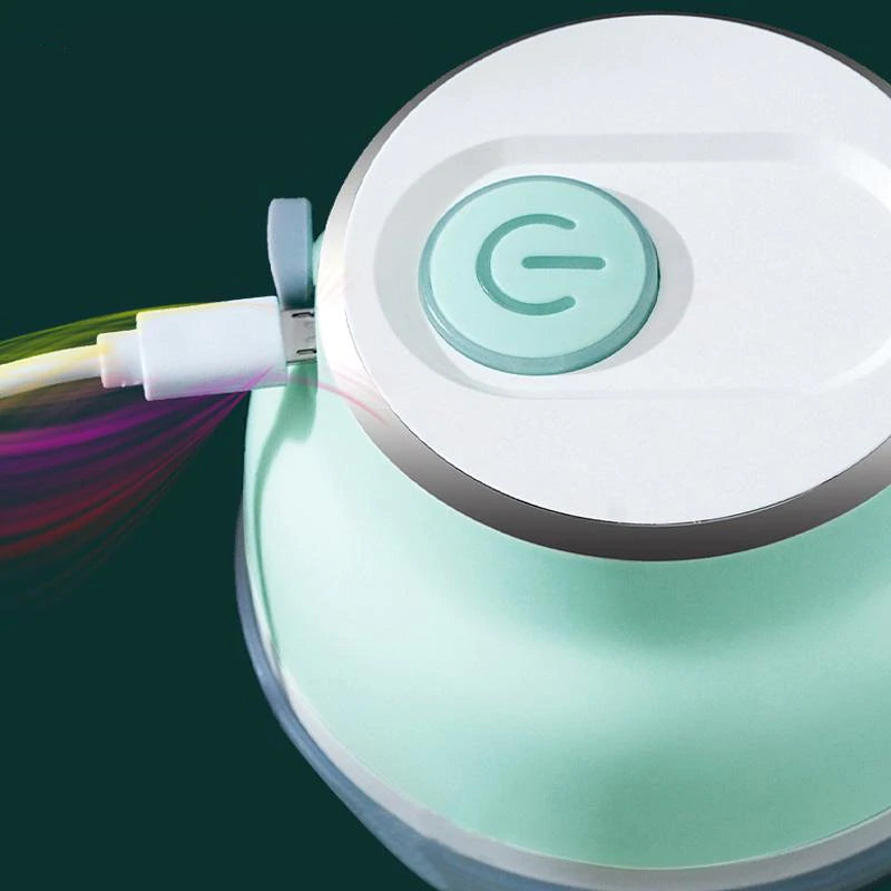 Kompakt elektrisk minihakker USB-opladelig, knive i rustfrit stål, lille og firkantet, hvid i kabinettet.
