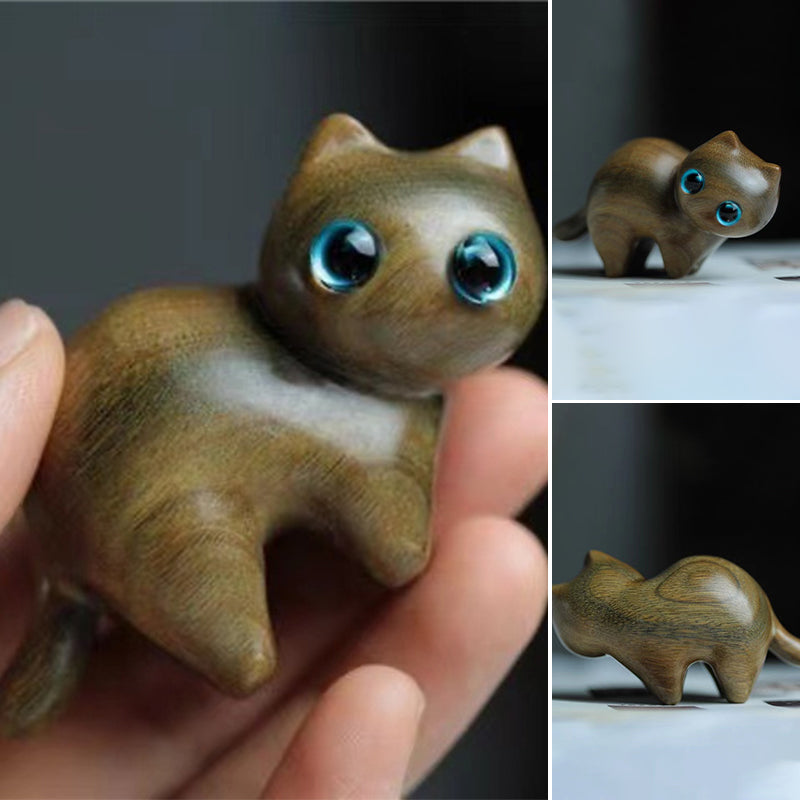 Håndlavede figurer af trækatte, skåret i sandeltræ, nuttede og kunstneriske. Perfekt gave til en katteelsker.