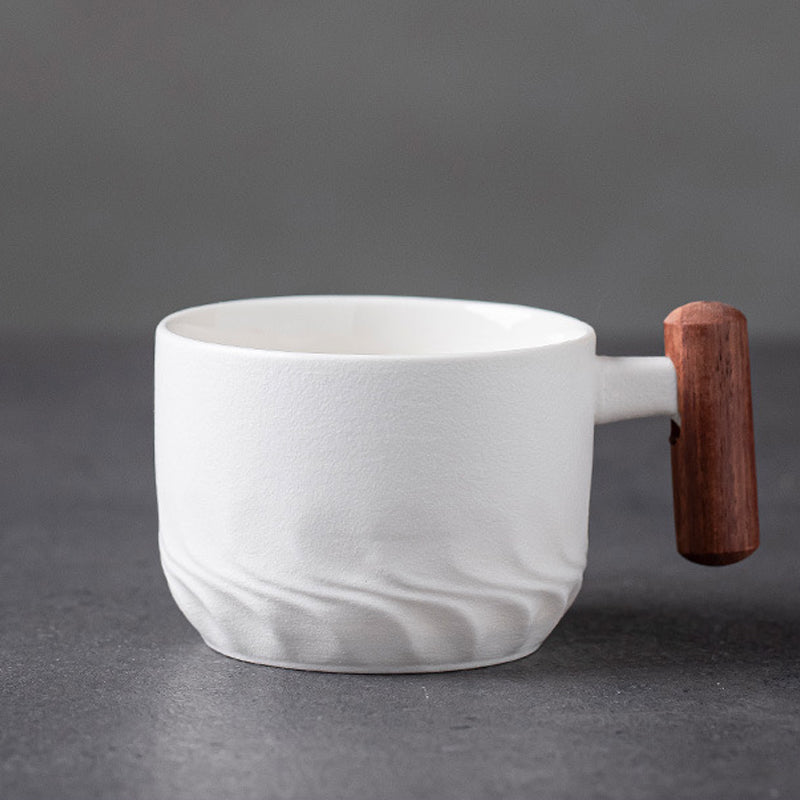 Håndlavet retro keramisk kaffekrus: elegant design, grøn farve, ergonomisk håndtag, høj kvalitet og holdbart.