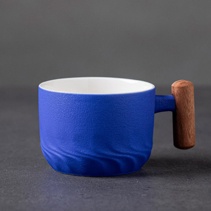 Håndlavet retro keramisk kaffekrus: elegant design, grøn farve, ergonomisk håndtag, høj kvalitet og holdbart.